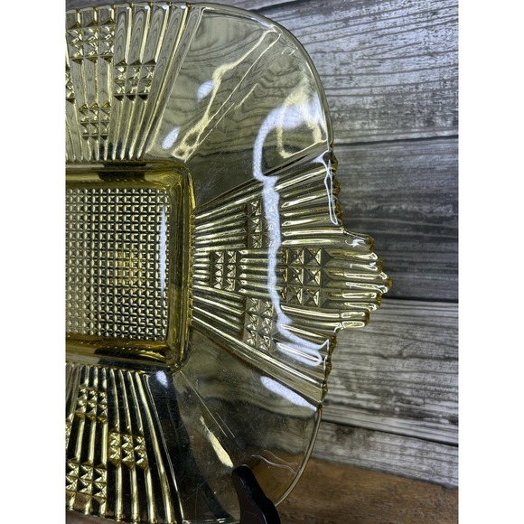 Vintage‎ 1930s Imperial Glass Yellow Beaded Block Plate - Picture 2 of 7